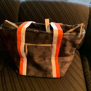 Sondra Roberts squared luggage or tote bag